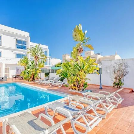 Carolina Villa *